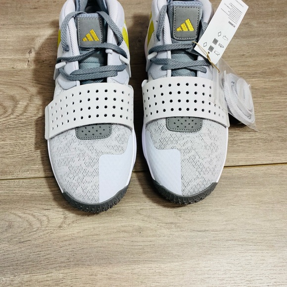 adidas Dame Basketball Shoe Men's Light Gray/Gold New without Box size 11 - Picture 11 of 16